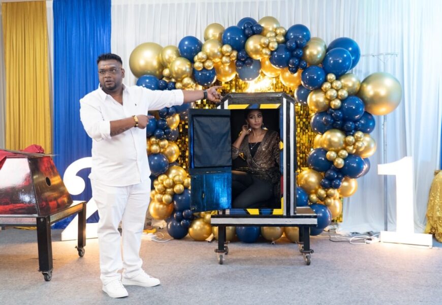 மாயாஜால பாரம்பரியத்தை தாங்கி வரும் குவாலாலம்பூர் மாயாஜாலக் கலைஞர் சிலன்