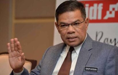 டங் வாங்கி சம்பவத்தில் அரசியல் உள்நோக்கம்? – உள்நாட்டு பாதுகாப்பு அமைச்சு முழு விசாரணைக்கு உத்தரவு டங் வாங்கி சம்பவத்தில் அரசியல் உள்நோக்கம்? – உள்நாட்டு பாதுகாப்பு அமைச்சு முழு விசாரணைக்கு உத்தரவு