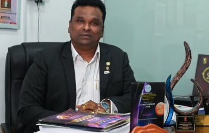 போர்ட் டிக்சனில் 2012 ஆம் ஆண்டு துவங்கப்பட்ட Sunshine Kids பள்ளி, இன்று 400க்கும் மேற்பட்ட சிறார்களை உருவாக்கி, எதிர்கால குடிமக்களை உருவாக்கும் கல்வி மையமாக வளர்ந்து வருகிறது.