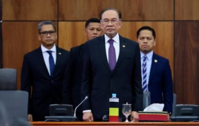 திமோர் லெஸ்தே நாடாளுமன்றத்தில் வரலாற்றுச் சிறப்புமிக்க உரை: பிரதமர் அன்வார் கௌரவிக்கப்பட்டார் திமோர் லெஸ்தே நாடாளுமன்றத்தில் வரலாற்றுச் சிறப்புமிக்க உரை: பிரதமர் அன்வார் கௌரவிக்கப்பட்டார்