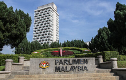 மாணவர் பாதுகாப்பும் இன்புளூயென்சா வழக்குகளும் இன்று தனது முக்கிய விவாதப்பொருட்களாக பிரதிநிதிகள் சபை