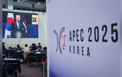 டிரம்ப் பாராட்டு: “அமைதி, ஒற்றுமைக்கு மலேசியா உலகுக்கு முன்மாதிரி” டிரம்ப் பாராட்டு: “அமைதி, ஒற்றுமைக்கு மலேசியா உலகுக்கு முன்மாதிரி”