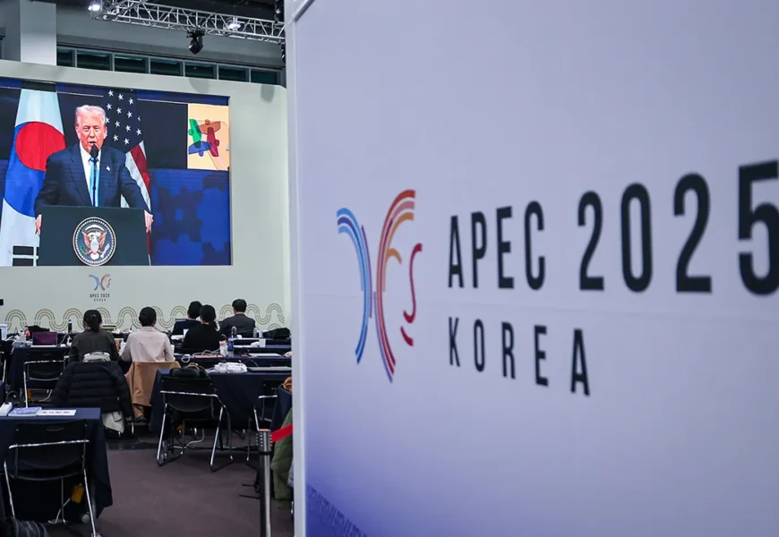 டிரம்ப் பாராட்டு: “அமைதி, ஒற்றுமைக்கு மலேசியா உலகுக்கு முன்மாதிரி” டிரம்ப் பாராட்டு: “அமைதி, ஒற்றுமைக்கு மலேசியா உலகுக்கு முன்மாதிரி”