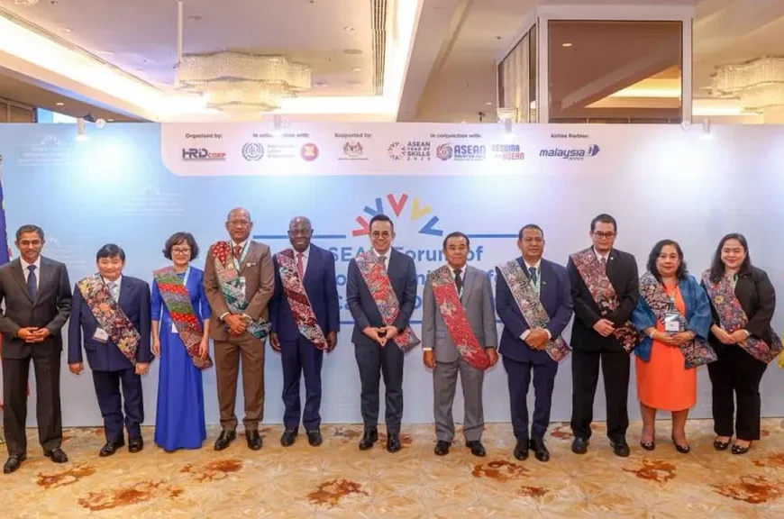 ASEAN இளைஞர் உச்சிமாநாடு 2025: எதிர்காலத்திற்கான திறன்கள், ஒற்றுமைக்கான பாதை ASEAN இளைஞர் உச்சிமாநாடு 2025: எதிர்காலத்திற்கான திறன்கள், ஒற்றுமைக்கான பாதை