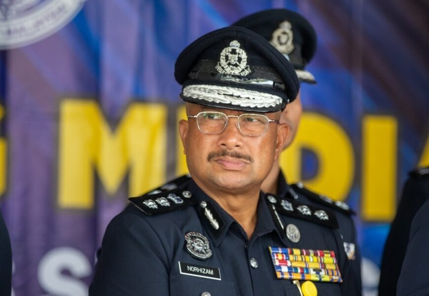 சைபர்ஜெயாவில் அடுக்குமாடி குடியிருப்பில் இருந்து விழுந்ததில் 17 வயது பல்கலைக்கழக மாணவர் பலி சைபர்ஜெயாவில் அடுக்குமாடி குடியிருப்பில் இருந்து விழுந்ததில் 17 வயது பல்கலைக்கழக மாணவர் பலி