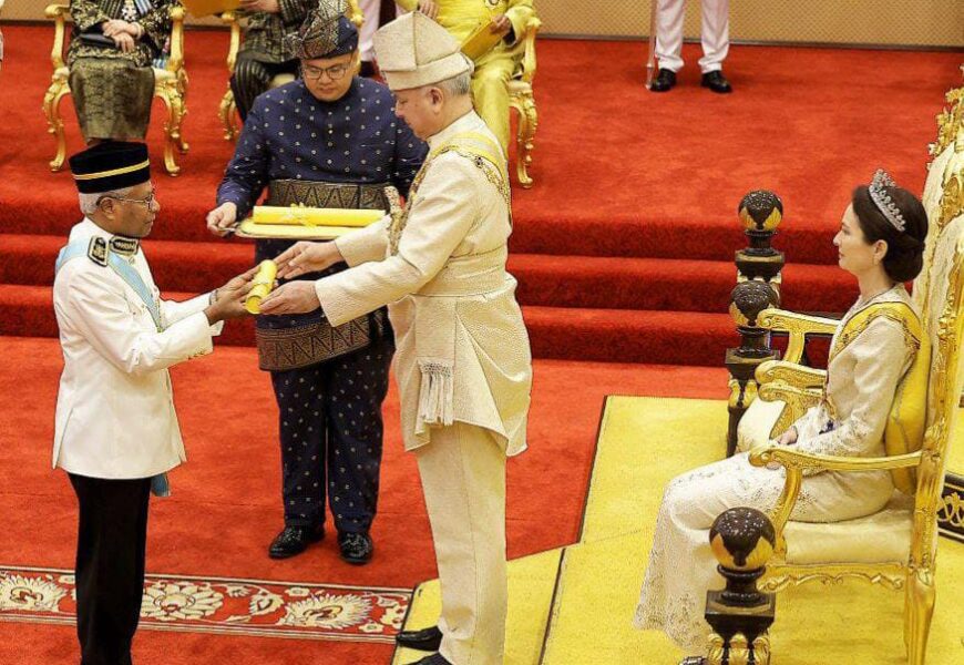 மாண்புமிகு அ.சிவநேசனுக்கு டத்தோ விருது; பேராக் சுல்தான் வழங்கினார் மாண்புமிகு அ.சிவநேசனுக்கு டத்தோ விருது; பேராக் சுல்தான் வழங்கினார்