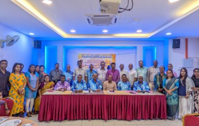 தீபாவளி மற்றும் கிறிஸ்துமஸ் விருந்து உபசரிப்பு – ஈப்போ 30 நவம்பர் 2025 தீபாவளி மற்றும் கிறிஸ்துமஸ் விருந்து உபசரிப்பு – ஈப்போ 30 நவம்பர் 2025