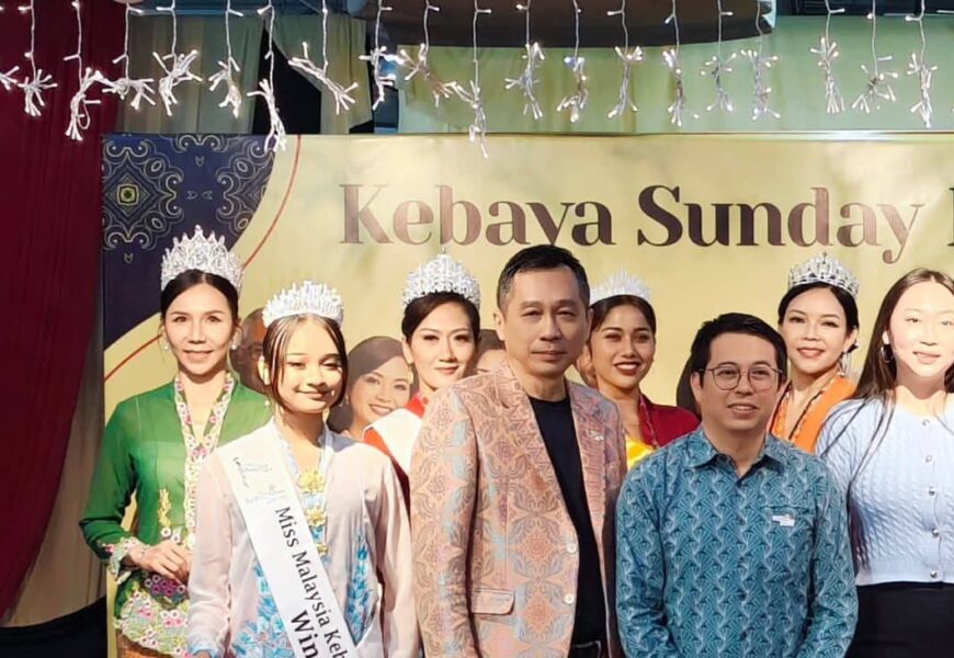 Miss Malaysia Kebaya 2026 – முதல் நிகழ்வு வெற்றிகரமாக நிறைவேற்றம் ASEAN கலாச்சார ஃபேஷன் பரிமாற்றம் (ACFX) & EquanCity Soft Launch இணைப்பில் Miss Malaysia Kebaya (MMK) 2026 ஆம் ஆண்டிற்கான முதல் அதிகாரப்பூர்வ நிகழ்வு, Kebaya Sunday Malaysia ஏற்பாட்டில், மிகச் சிறப்பாகவும் அர்த்தமுள்ளதாகவும் வெற்றிகரமாக நடத்தப்பட்டது Miss Malaysia Kebaya 2026 – முதல் நிகழ்வு வெற்றிகரமாக நிறைவேற்றம் ASEAN கலாச்சார ஃபேஷன் பரிமாற்றம் (ACFX) & EquanCity Soft Launch இணைப்பில் Miss Malaysia Kebaya (MMK) 2026 ஆம் ஆண்டிற்கான முதல் அதிகாரப்பூர்வ நிகழ்வு, Kebaya Sunday Malaysia ஏற்பாட்டில், மிகச் சிறப்பாகவும் அர்த்தமுள்ளதாகவும் வெற்றிகரமாக நடத்தப்பட்டது