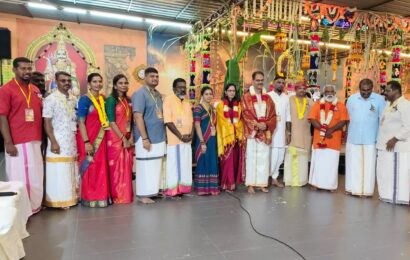 பண்டார் போத்தானிக் பகுதியில் அமைந்துள்ள ஸ்ரீ முனீஸ்வரன் தேவா பக்தர்கள் சங்கக் கோவில் ஏற்பாடு செய்த ஸ்ரீ சண்டி ஹோமம் பெருவிழா நிகழ்வில், இன்றிரவு சிறப்பு விருந்தினராக (Tetamu Kehormat) கலந்து கொண்டது பெருமைக்குரியதாக அமைந்தது.