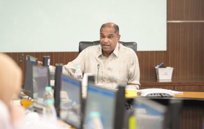 நாட்டின் தொழில்சந்தை மீட்சி பாதையில் நிலைத்த வளர்ச்சியுடன் முன்னேறி வருவதை தெளிவாக நிரூபிக்கிறது என மனிதவள அமைச்சர் டத்தோக் ஸ்ரீ ஆர். ரமணன் தெரிவித்தார். நாட்டின் தொழில்சந்தை மீட்சி பாதையில் நிலைத்த வளர்ச்சியுடன் முன்னேறி வருவதை தெளிவாக நிரூபிக்கிறது என மனிதவள அமைச்சர் டத்தோக் ஸ்ரீ ஆர். ரமணன் தெரிவித்தார்.