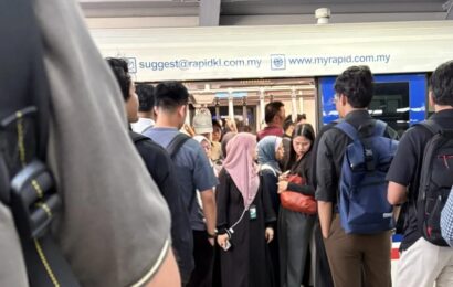 கிள்ளான் பள்ளத்தாக்கு எல்.ஆர்.டி சேவையில் தொழில்நுட்பக் கோளாறு: பயணிகள் அவதி