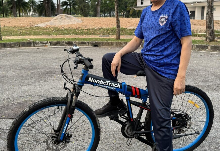 நாட்டில் பெட்ரோல் தட்டுப்பாடு ஏற்படும் சூழ்நிலை உருவானால், பொதுமக்கள் தங்களது அன்றாட தேவைகளுக்காக சைக்கிளைப் பயன்படுத்துவது ஒரு தற்காலிக நிவாரணமாக அமையும் என பொதுப் பணித்துறை துணையமைச்சர் டத்தோ ஸ்ரீ டாக்டர் அமாட் மஸ்லான் ஆலோசனை வழங்கியுள்ளார்.