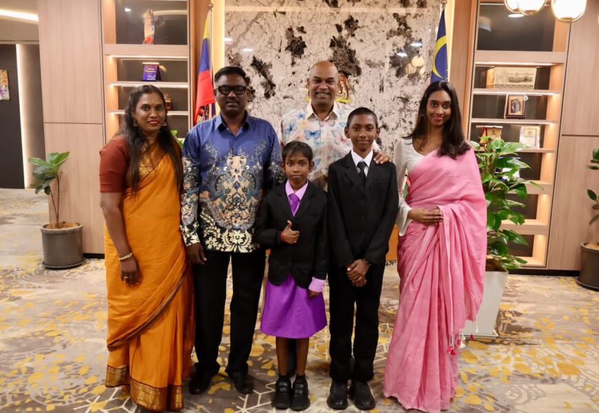 சர்வதேச அரங்கில் லுனாஸ் – கெடா இந்திய மாணவர்களின் மகத்தான சாதனை: டத்தோஶ்ரீ ரமணன் நேரில் அழைத்துப் பாராட்டு