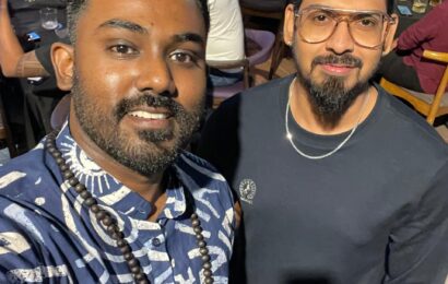 இரு இளம் திறமையாளர்கள் – ஒரு பெரிய கனவு: VRUN STUDIOS அறிமுகம் புதிய சிந்தனையும் தீவிர ஆர்வமும் இணைந்த இரண்டு இளம் திறமையாளர்கள், அருண் குமரன் (@arunblaze) மற்றும் வெனோட் (@shotbyvk_), தங்களின் சொந்த முயற்சியாக VRUN STUDIOS என்ற புதிய படைப்புத் தளத்தை அதிகாரப்பூர்வமாக அறிமுகப்படுத்தியுள்ளனர்.