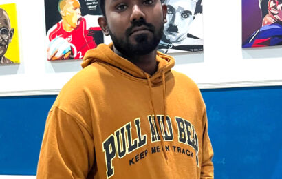 இரு இளம் திறமையாளர்கள் – ஒரு பெரிய கனவு: VRUN STUDIOS அறிமுகம் புதிய சிந்தனையும் தீவிர ஆர்வமும் இணைந்த இரண்டு இளம் திறமையாளர்கள், அருண் குமரன் (@arunblaze) மற்றும் வெனோட் (@shotbyvk_), தங்களின் சொந்த முயற்சியாக VRUN STUDIOS என்ற புதிய படைப்புத் தளத்தை அதிகாரப்பூர்வமாக அறிமுகப்படுத்தியுள்ளனர். இரு இளம் திறமையாளர்கள் – ஒரு பெரிய கனவு: VRUN STUDIOS அறிமுகம் புதிய சிந்தனையும் தீவிர ஆர்வமும் இணைந்த இரண்டு இளம் திறமையாளர்கள், அருண் குமரன் (@arunblaze) மற்றும் வெனோட் (@shotbyvk_), தங்களின் சொந்த முயற்சியாக VRUN STUDIOS என்ற புதிய படைப்புத் தளத்தை அதிகாரப்பூர்வமாக அறிமுகப்படுத்தியுள்ளனர்.