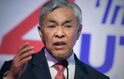 துணைப் பிரதமர் Ahmad Zahid Hamidi தெரிவித்துள்ளார். எதிர்கால பொருளாதாரத்திற்கான நாட்டின் முதல் நிலை தயாரிப்பாக தொழில்நுட்ப மற்றும் தொழிற்கல்வி பயிற்சி (TVET) அமையும் என்றும் அவர் வலியுறுத்தினார்.