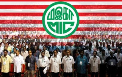 மலேசிய இந்திய காங்கிரஸ் (ம.இ.கா.) கட்சியின் 80-ஆவது ஆண்டு விழாவை முன்னிட்டு, அதன் அதிகாரப்பூர்வ நினைவு சின்னம் இன்று கோலாலம்பூரிலுள்ள ம.இ.கா. தலைமையகத்தின் நேதாஜி மண்டபத்தில் நடைபெற்ற சிறப்பு செய்தியாளர் சந்திப்பில் வெளியிடப்பட்டது.