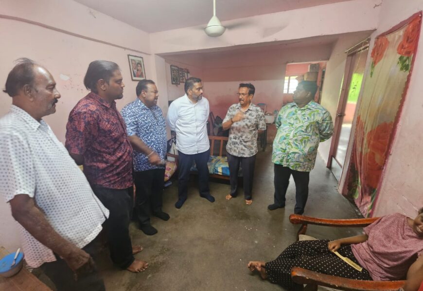 டெங்க்கில் தாமான் பெர்மாத்தாவில் வசிக்கும் கங்காமா குப்புசாமி குடும்பத்திற்கு நலத்திட்டப் பார்வை