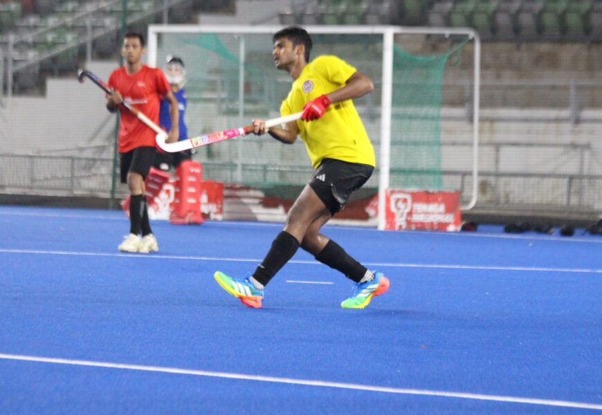 17 வயதில் மலேசியாவின் இளைய U21 ஹொக்கி வீரர்: ஆசியக் கிண்ணத்தில் மகுடம் சூட தீவிரமாகும் தீரேஷ் குணசீலன்