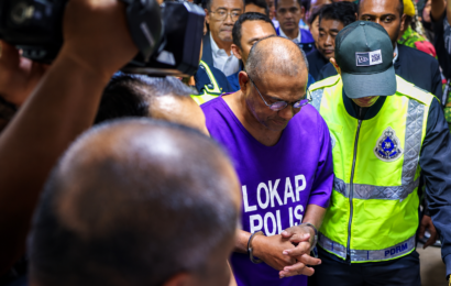 நீதிமன்றத்தில் அசீஸ் ரஹீம் – RM450,000 பிணையில் விடுவிப்பு