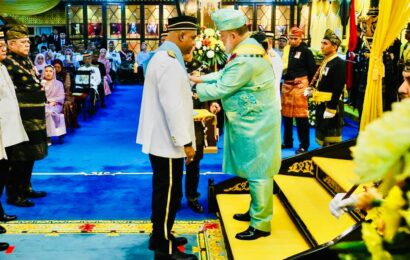 கிளாந்தான் அரச விருது வரலாற்றில் புதிய மைல்கல்: 101 ஆண்டுகளில் முதல் இந்தியராக உயரிய ‘டத்தோ’ விருது பெற்றார் டத்தோஸ்ரீ ரமணன்! கிளாந்தான் அரச விருது வரலாற்றில் புதிய மைல்கல்: 101 ஆண்டுகளில் முதல் இந்தியராக உயரிய ‘டத்தோ’ விருது பெற்றார் டத்தோஸ்ரீ ரமணன்!