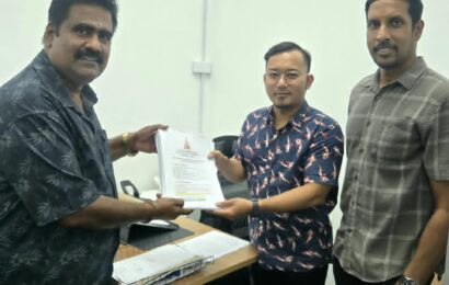 தீபாவளி வவுச்சர் உதவி: தேவைப்படும் மக்களுக்கு உதவிக்கரம் நீட்டும் வகையில் மஇகா சுங்கை பூலோ தொகுதி நிர்வாகம் நடவடிக்கை தீபாவளி வவுச்சர் உதவி: தேவைப்படும் மக்களுக்கு உதவிக்கரம் நீட்டும் வகையில் மஇகா சுங்கை பூலோ தொகுதி நிர்வாகம் நடவடிக்கை